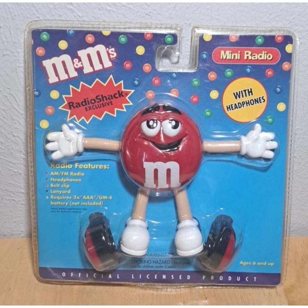 BRAND NEW Sealed M&M's Mini AM/FM Radio w/Headphones Radio Shack Exclusive